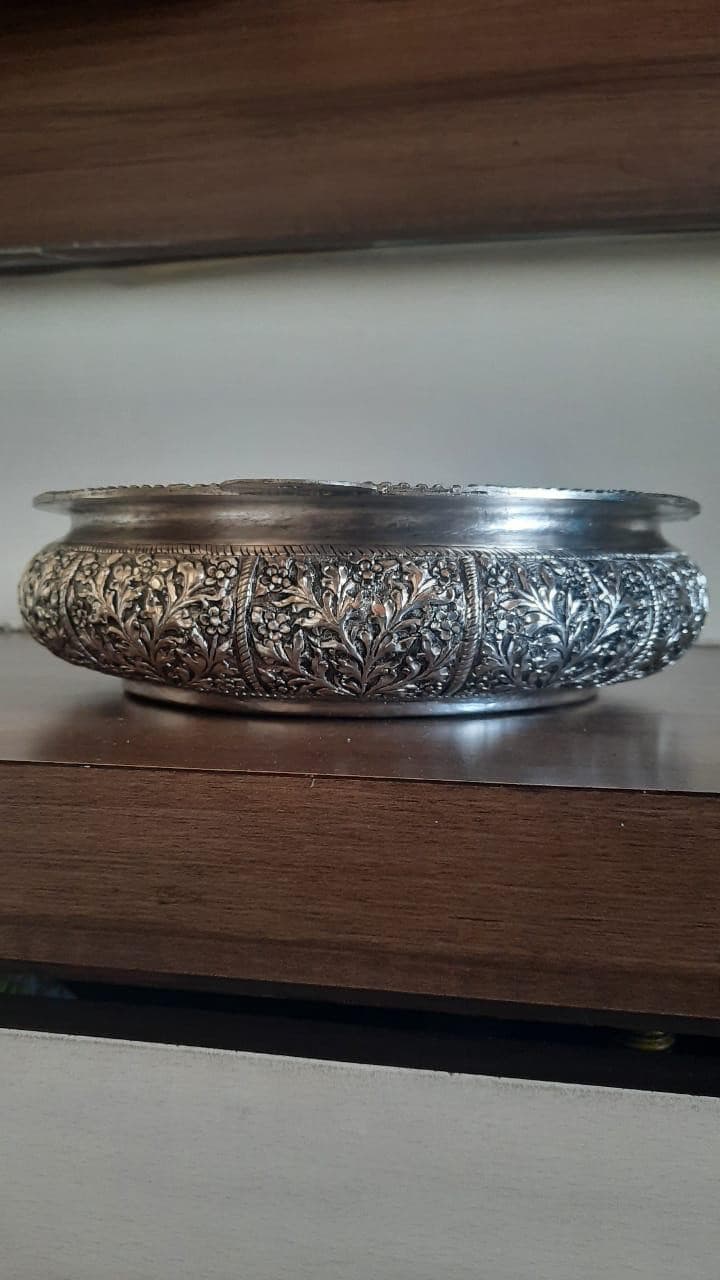 Low Carved Urli