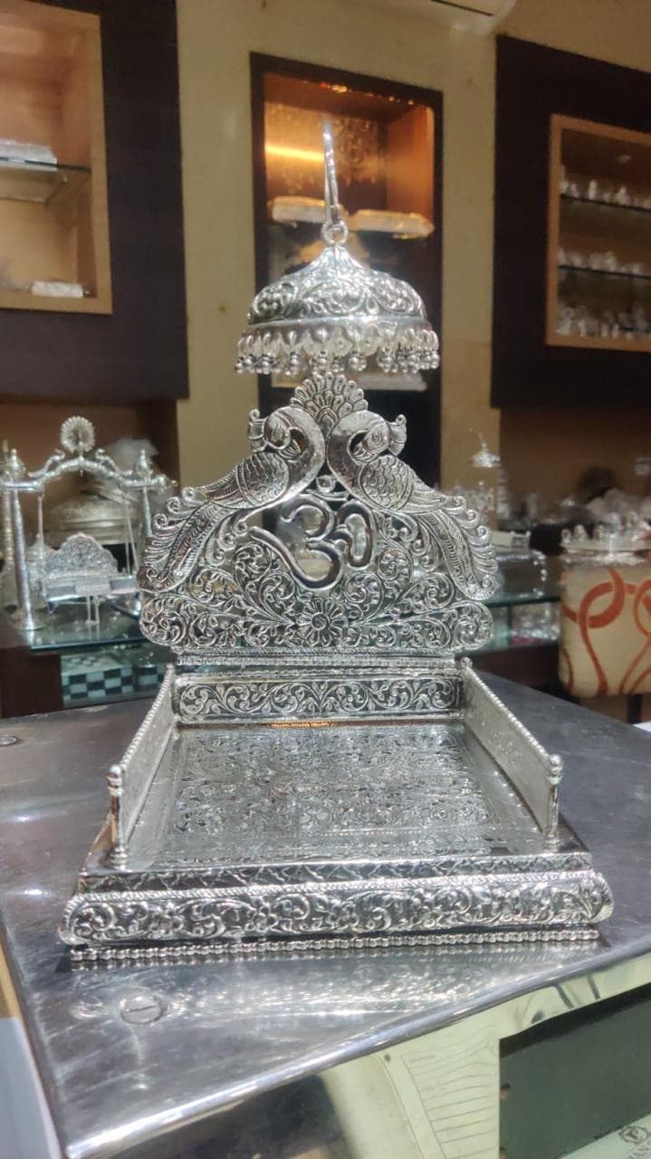 Dome Singhasan